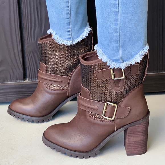 Lug Sole Chunky Heel Buckle Detail Engineer Boots - Picture 3 of 14